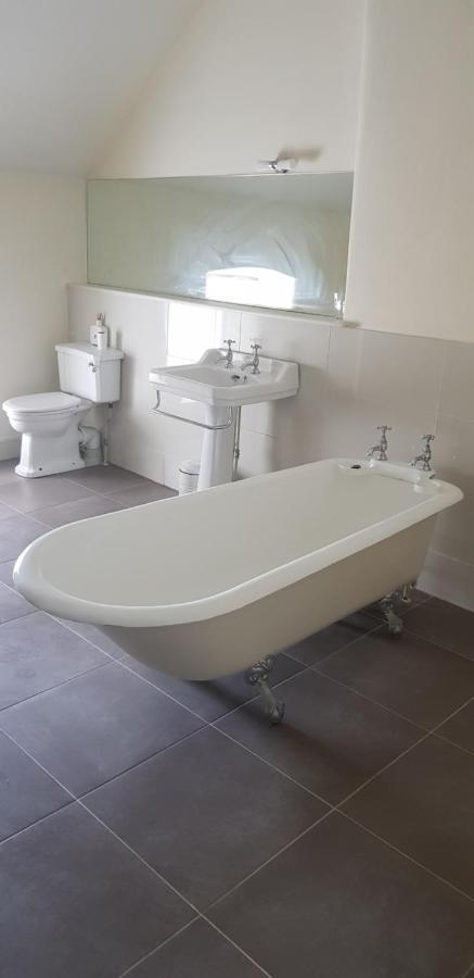 2 Bed Courtyard Apartment At Rockfield House Kells In Meath - Short Term Let Exteriér fotografie