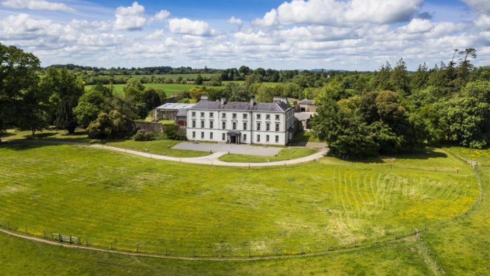 2 Bed Courtyard Apartment At Rockfield House Kells In Meath - Short Term Let Exteriér fotografie